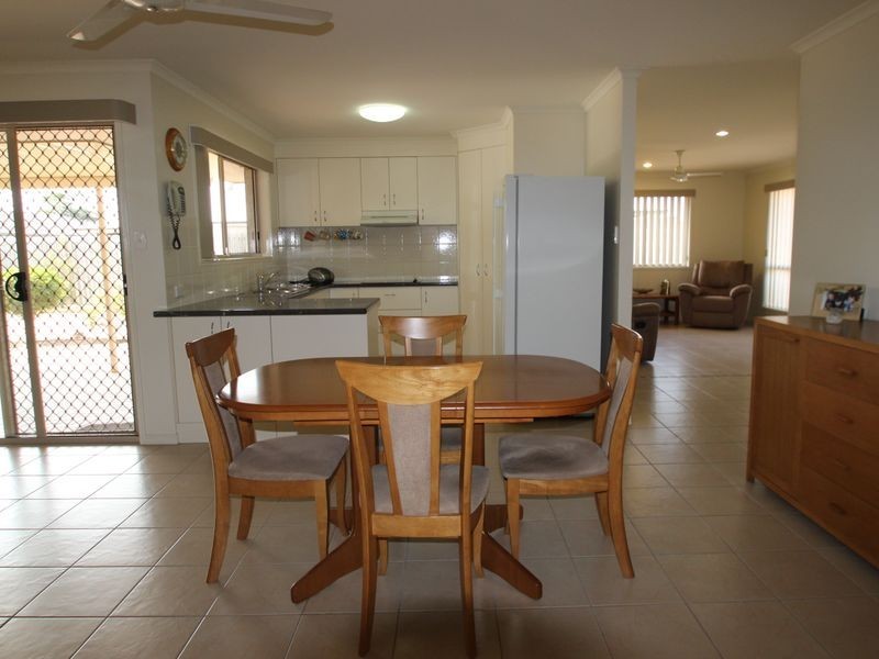 1 Pembridge Circuit, Urraween QLD 4655