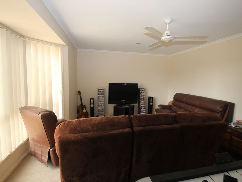 12 Lady Penrhyn Drive, Eli Waters QLD 4655