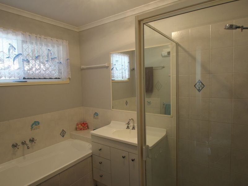 56 Barker Street, Point Vernon QLD 4655