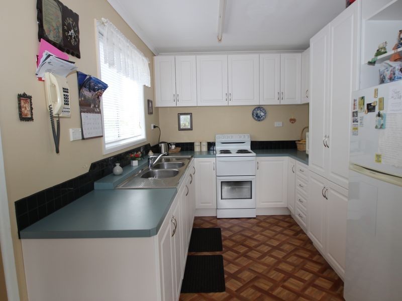 16 Eden Way, Point Vernon QLD 4655