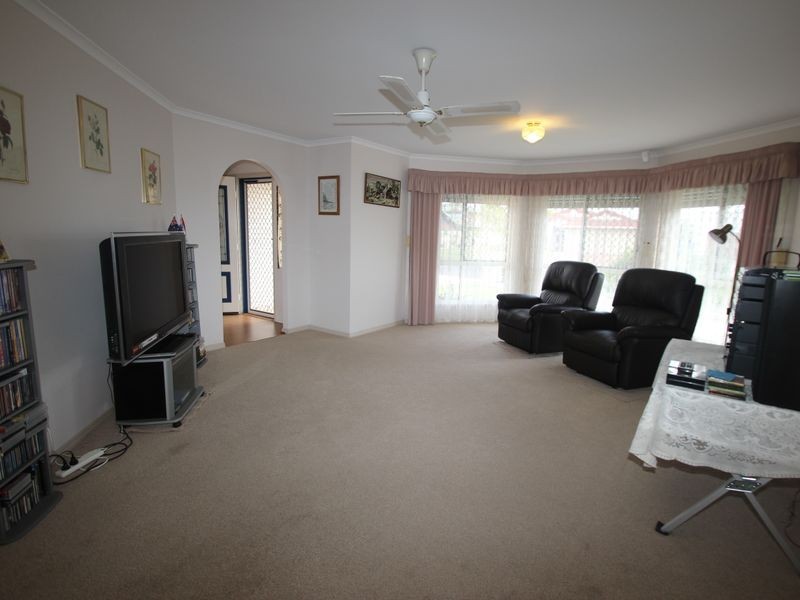 11 Marineview Avenue, Scarness QLD 4655