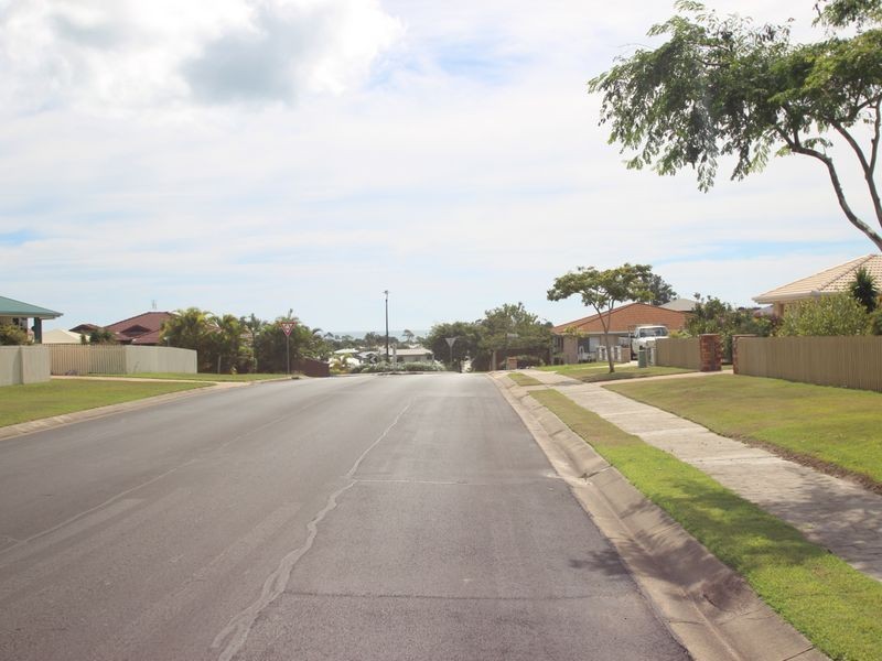 11 Marineview Avenue, Scarness QLD 4655