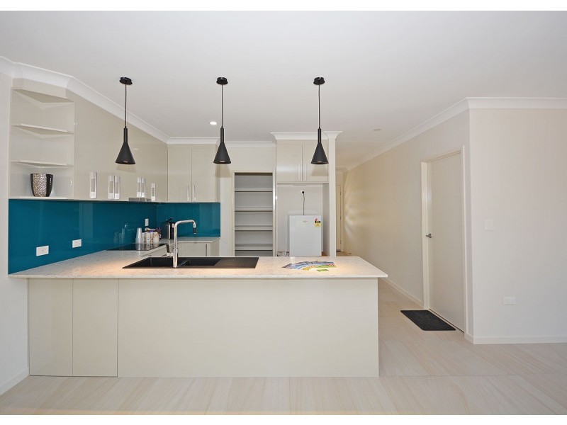 5 Sanctuary Point Close, Point Vernon QLD 4655