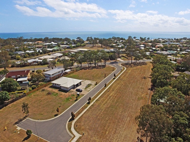 5 Sanctuary Point Close, Point Vernon QLD 4655