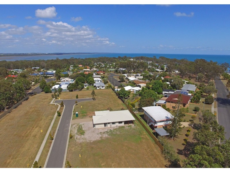 5 Sanctuary Point Close, Point Vernon QLD 4655