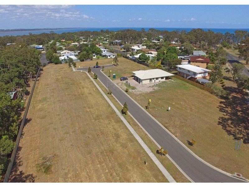 5 Sanctuary Point Close, Point Vernon QLD 4655