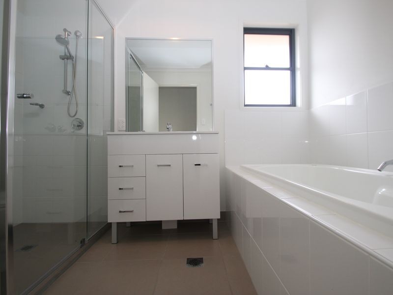 12 Parkview Street, Wondunna QLD 4655