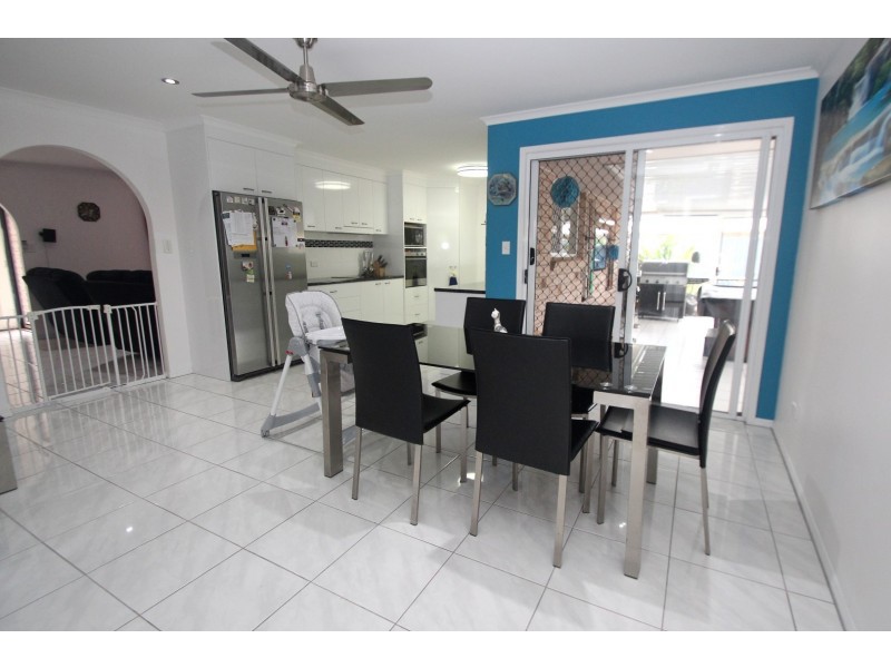 8 Elliot Court, Eli Waters QLD 4655