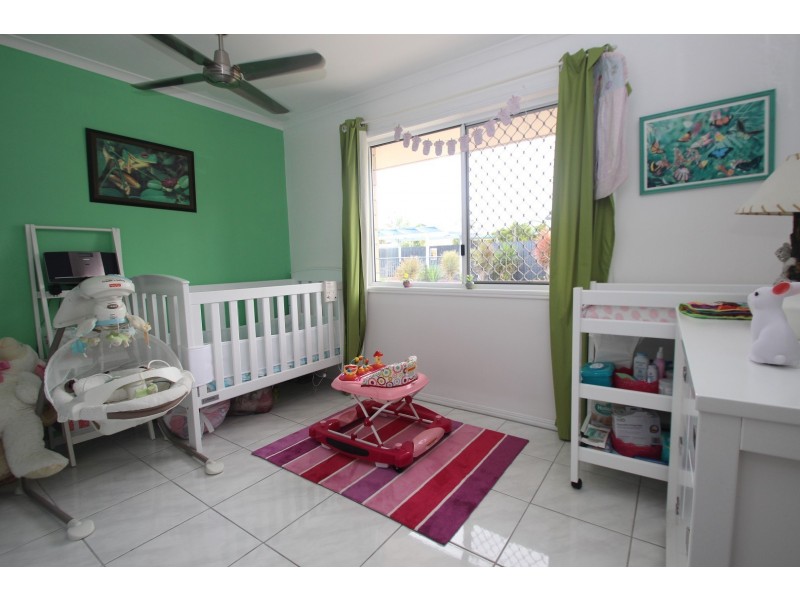 8 Elliot Court, Eli Waters QLD 4655