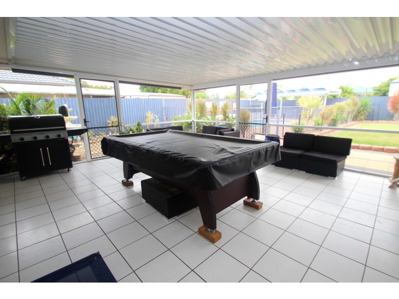 8 Elliot Court, Eli Waters QLD 4655