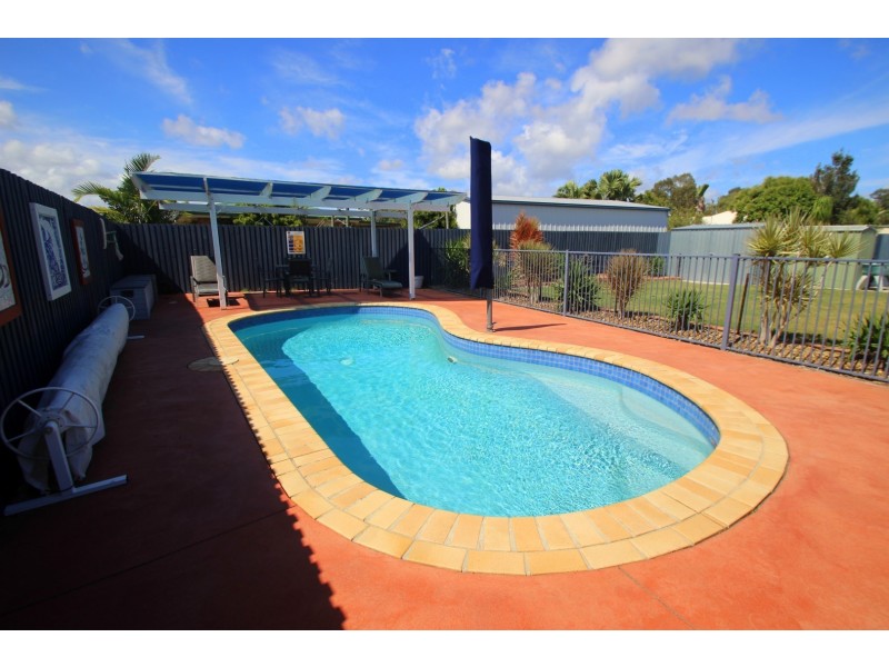 8 Elliot Court, Eli Waters QLD 4655