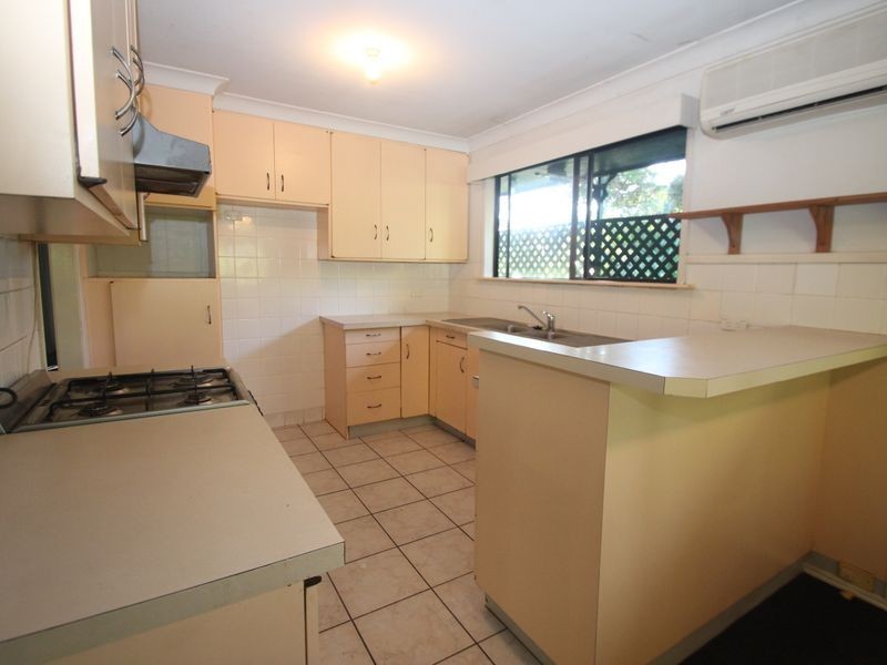 8 Barry Street, Torquay QLD 4655