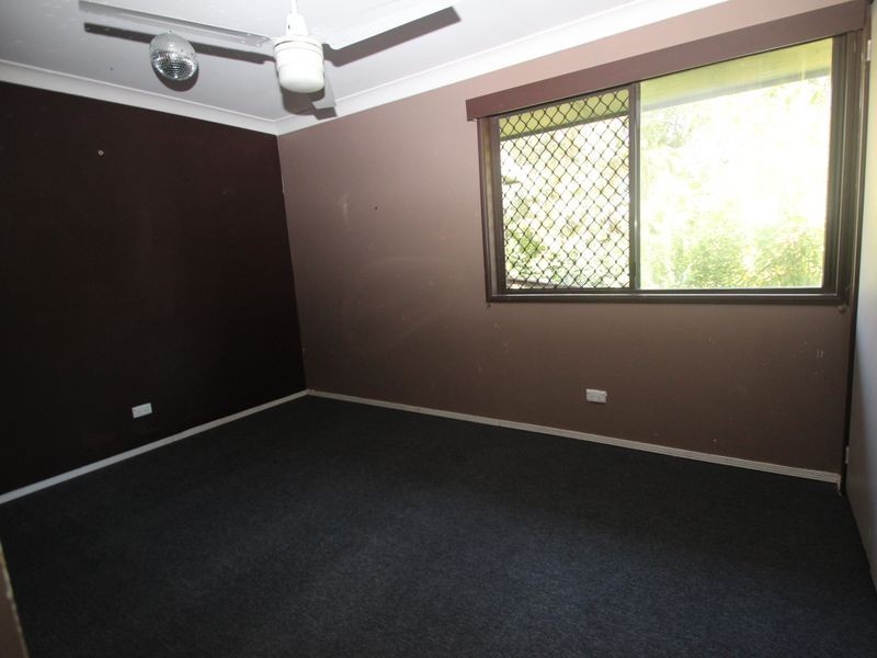 8 Barry Street, Torquay QLD 4655