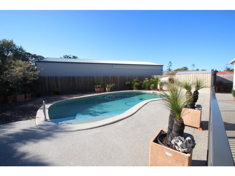 7 Belleni Court, Point Vernon QLD 4655