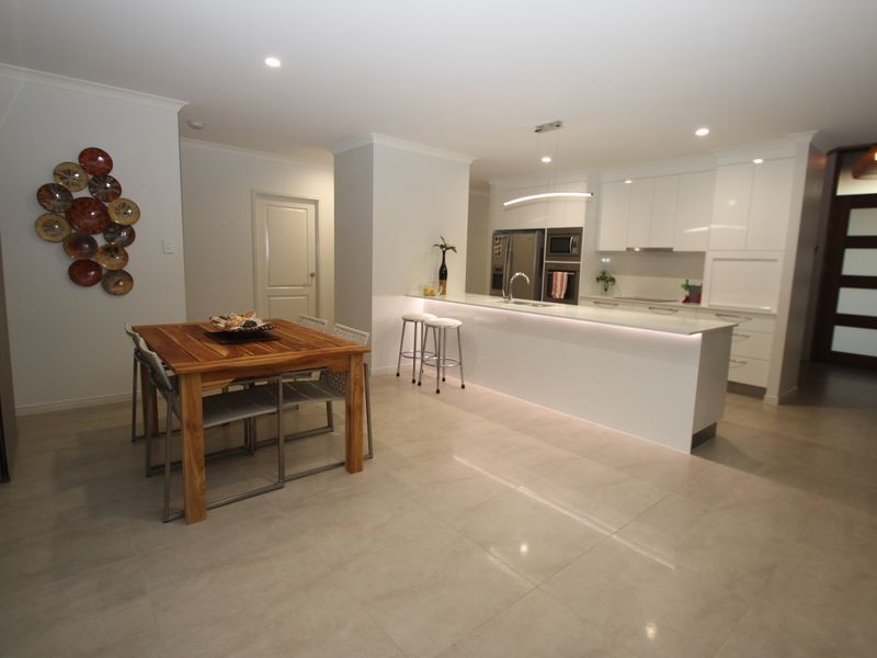 7 Belleni Court, Point Vernon QLD 4655