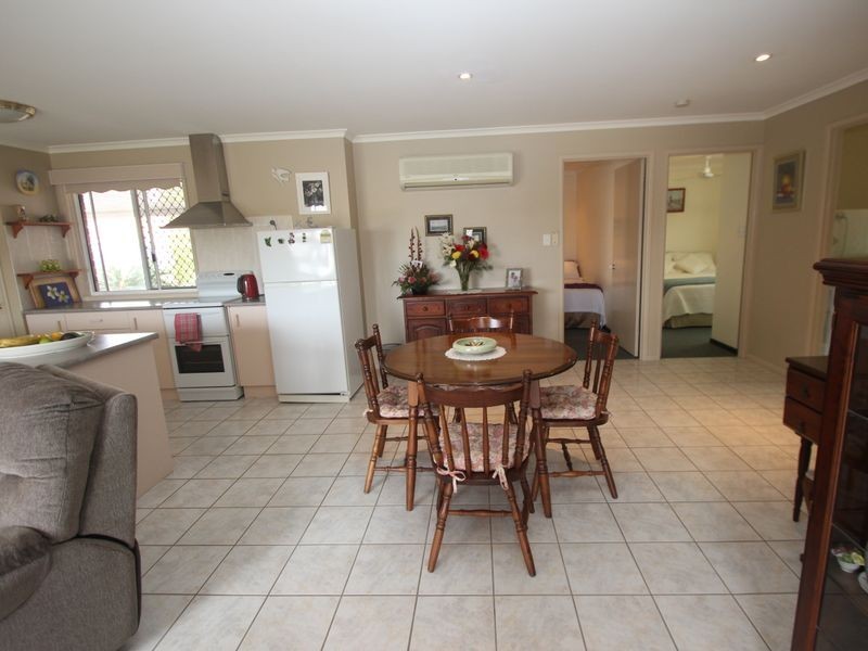 8 Hood Street, Urangan QLD 4655