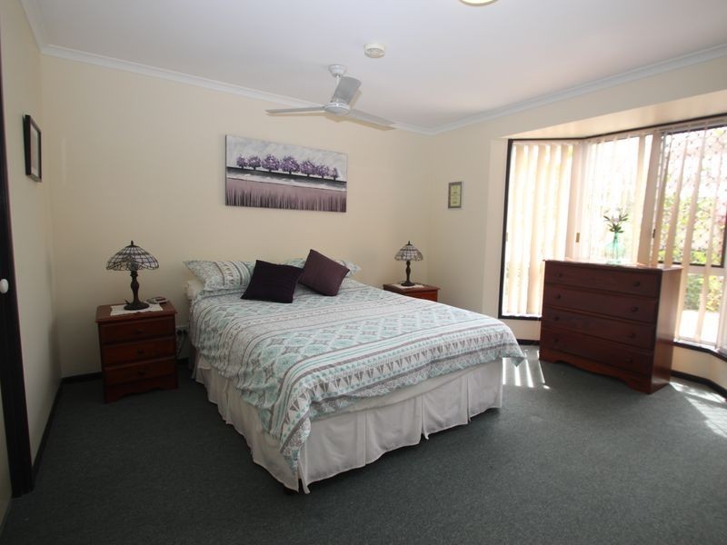 8 Hood Street, Urangan QLD 4655