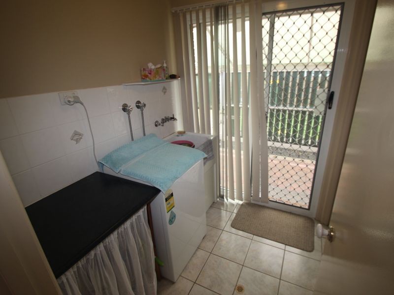 8 Hood Street, Urangan QLD 4655