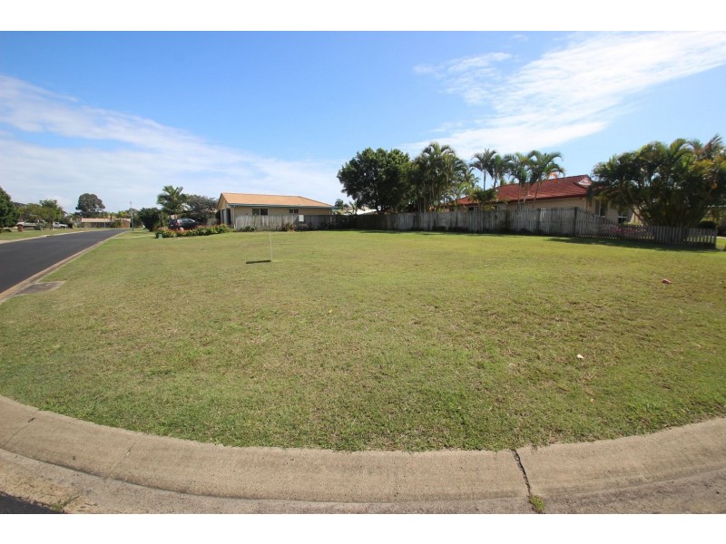 14 Satinay St, Urangan QLD 4655