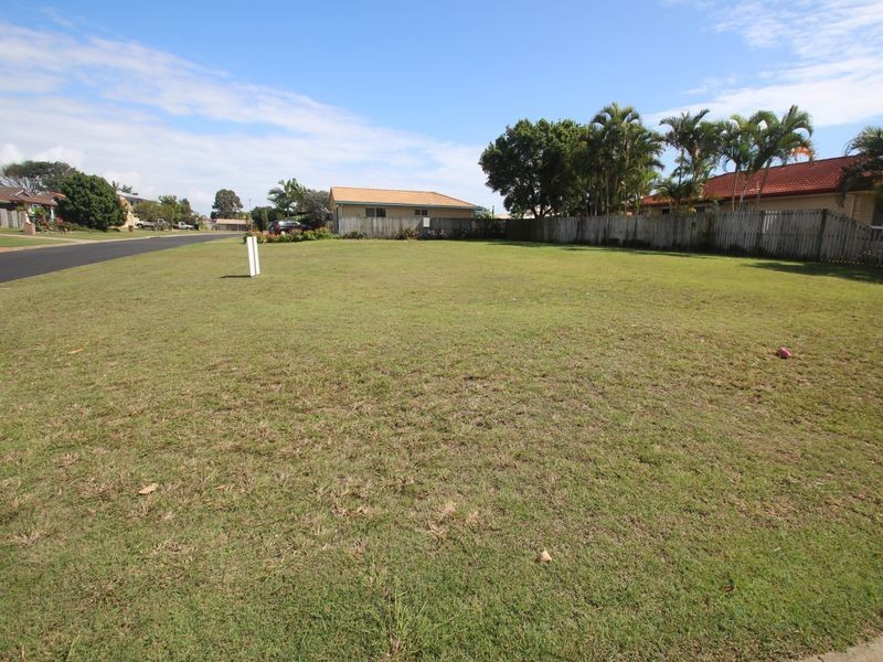 14 Satinay St, Urangan QLD 4655