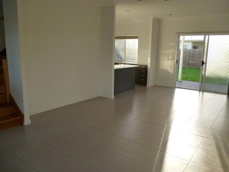 1/5 Seaway Parade, Toogoom QLD 4655
