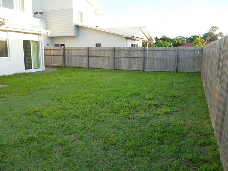 1/5 Seaway Parade, Toogoom QLD 4655