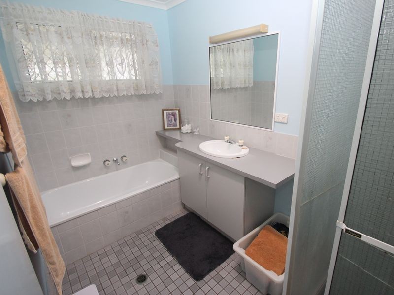 50 Bayrise Drive, Urangan QLD 4655