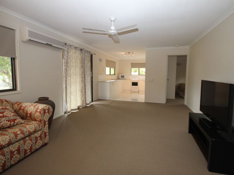 6 Diana Place, Urangan QLD 4655