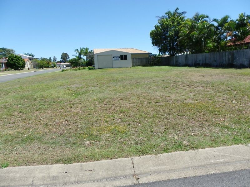 14 Satinay St, Urangan QLD 4655