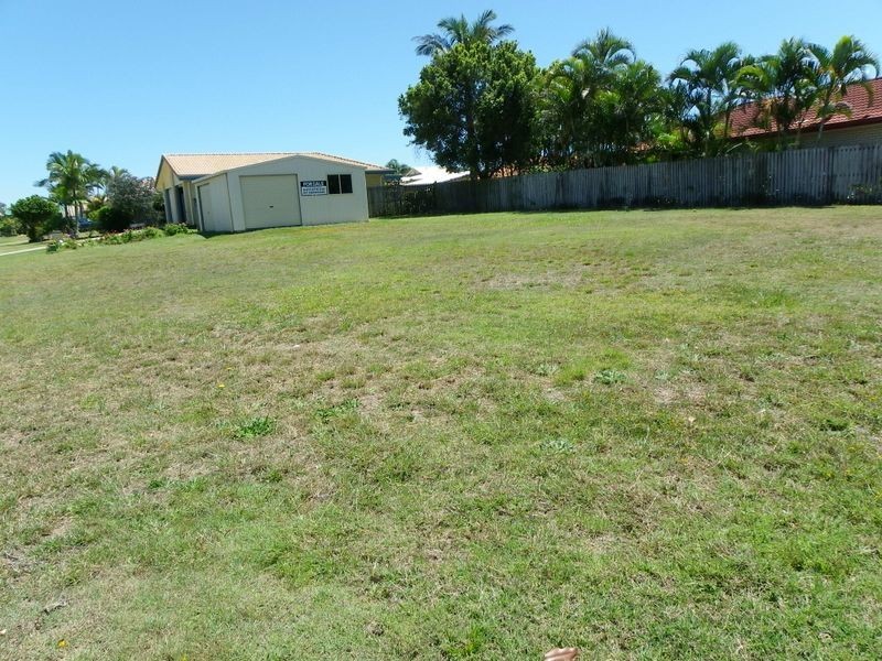 14 Satinay St, Urangan QLD 4655