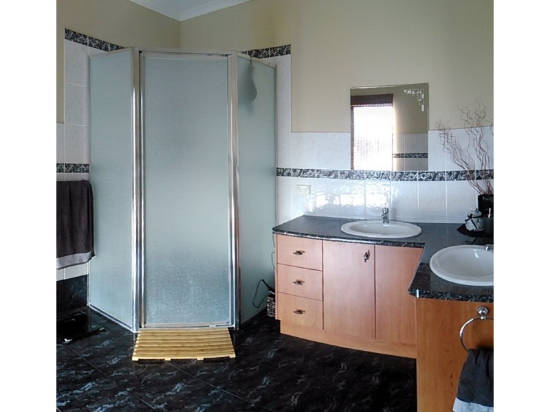 3 Avery Ct, Booral QLD 4655