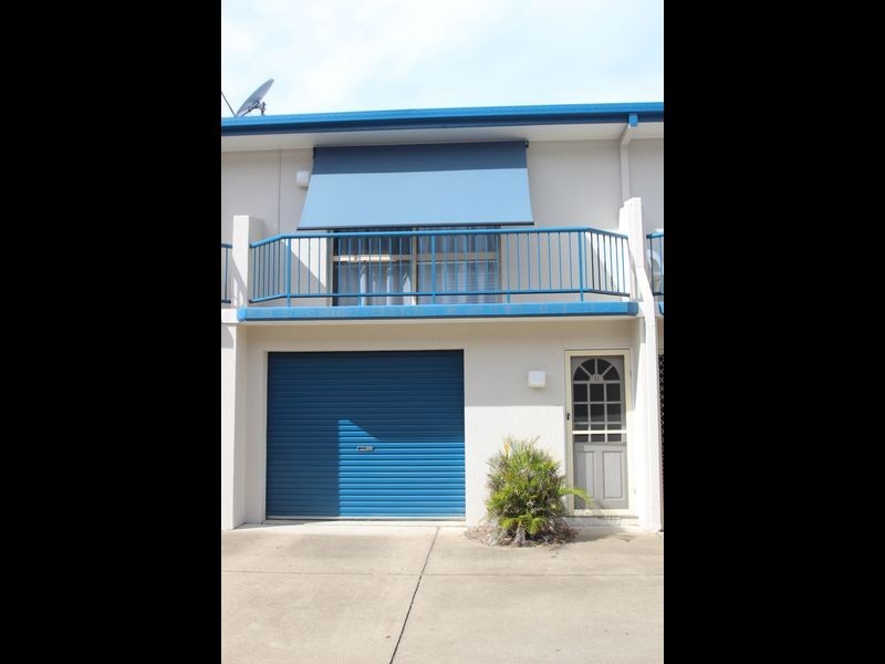 11/4 Pilot Street, Urangan QLD 4655