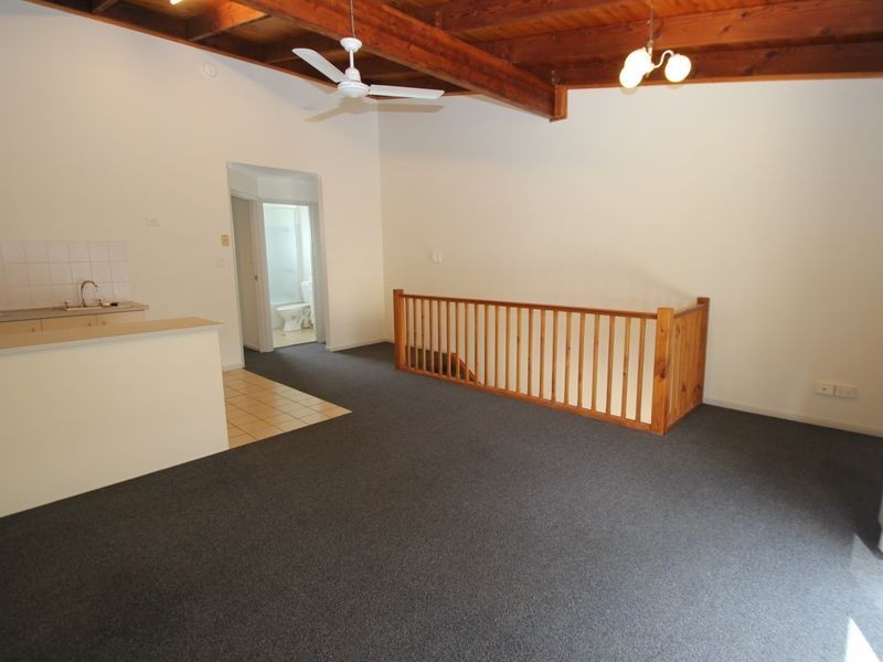 11/4 Pilot Street, Urangan QLD 4655