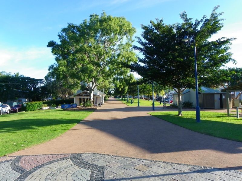 11/4 Pilot Street, Urangan QLD 4655