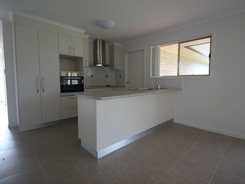 13 Parakeet Circuit, Kawungan QLD 4655