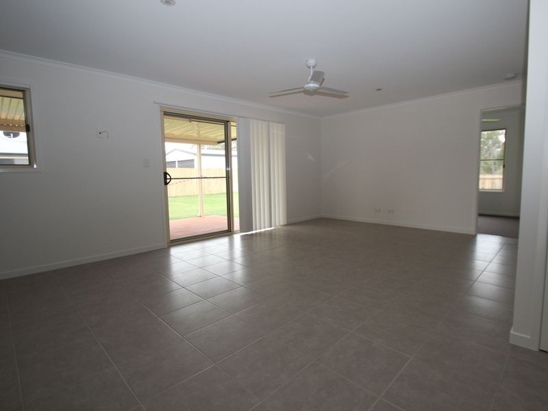 13 Parakeet Circuit, Kawungan QLD 4655