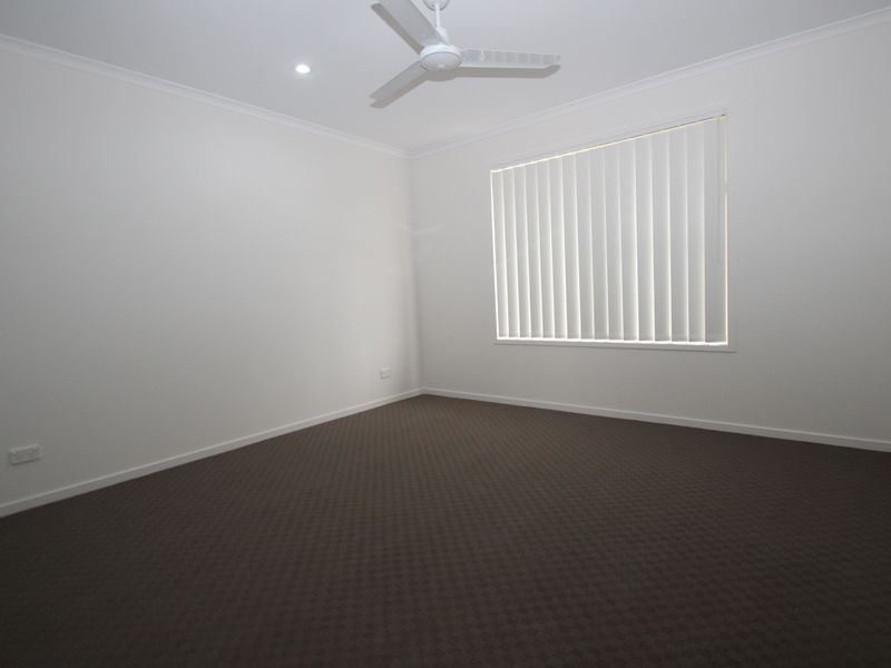 13 Parakeet Circuit, Kawungan QLD 4655