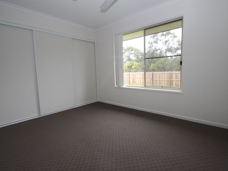 13 Parakeet Circuit, Kawungan QLD 4655