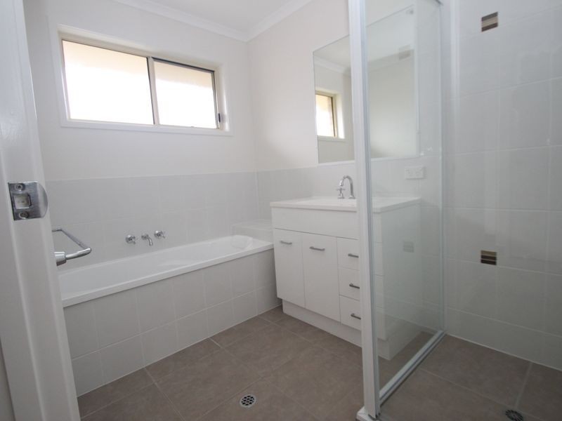 13 Parakeet Circuit, Kawungan QLD 4655