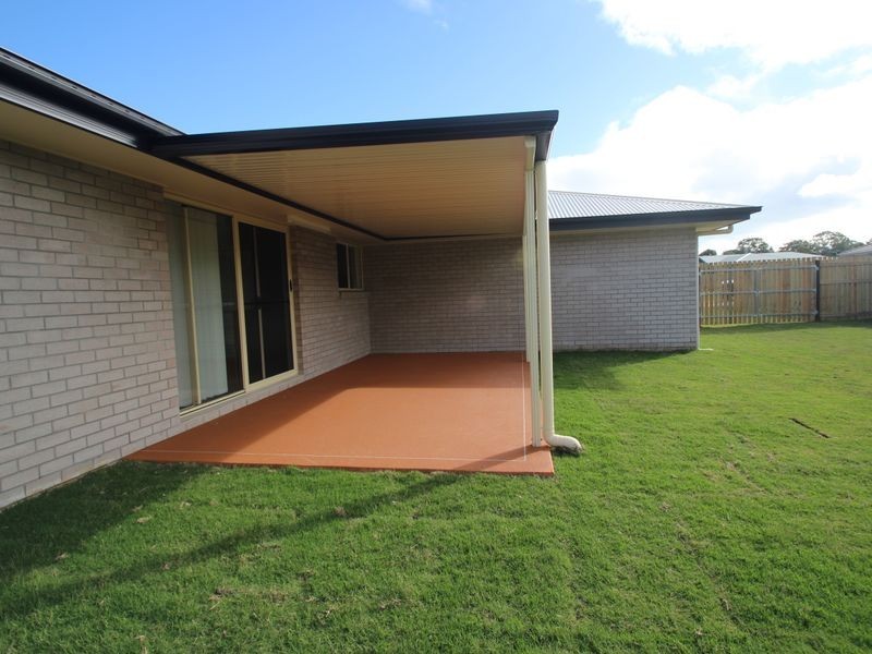 13 Parakeet Circuit, Kawungan QLD 4655