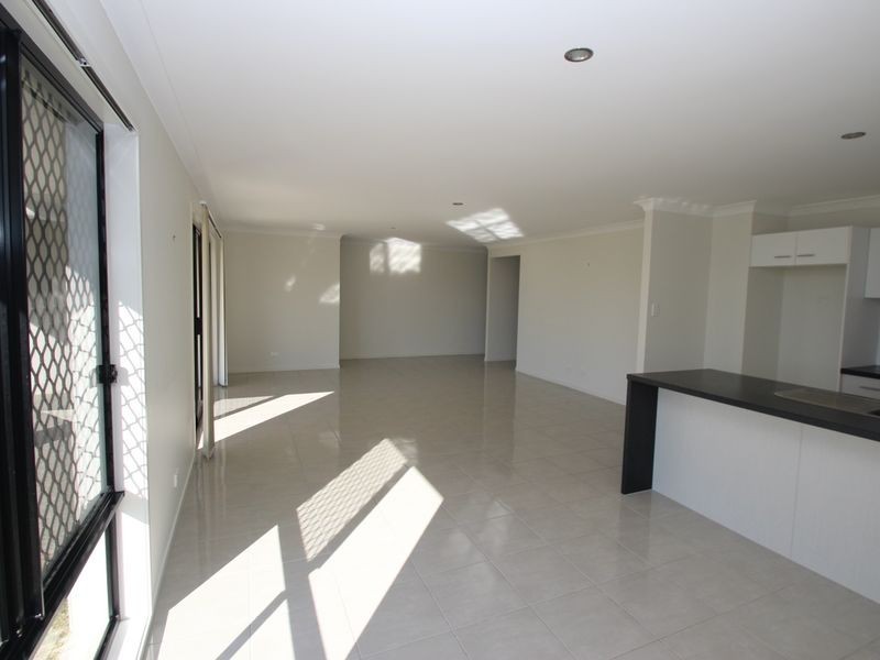 8 Parkview Street, Wondunna QLD 4655