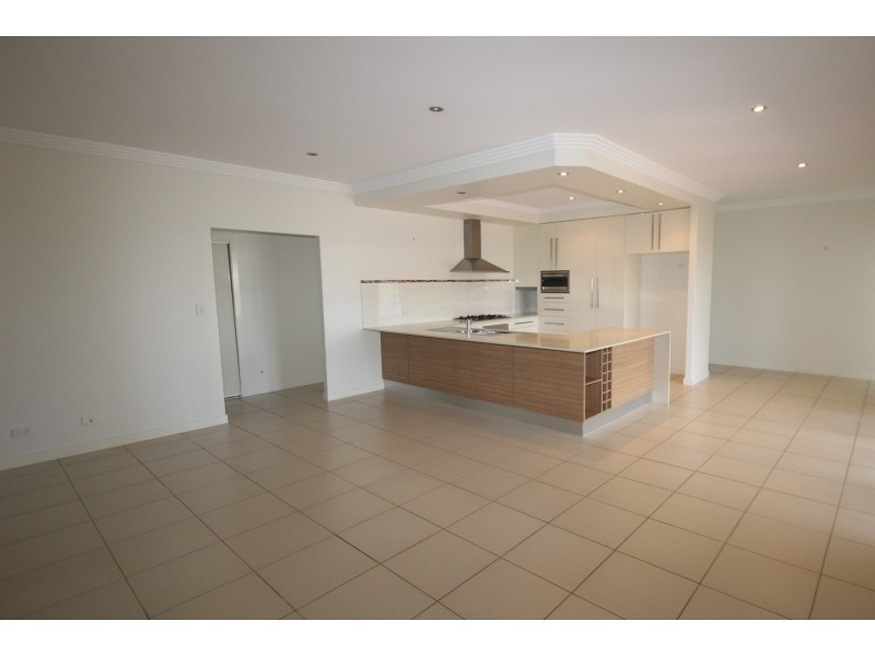 55 Orchid Avenue, Urangan QLD 4655