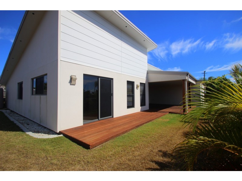 55 Orchid Avenue, Urangan QLD 4655