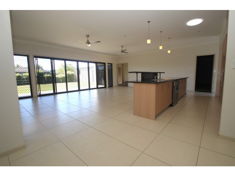 5 Seaside Circuit, Toogoom QLD 4655