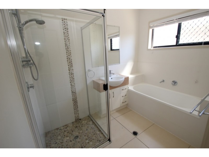 5 Seaside Circuit, Toogoom QLD 4655