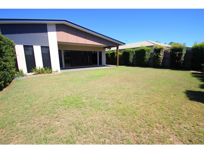 5 Seaside Circuit, Toogoom QLD 4655