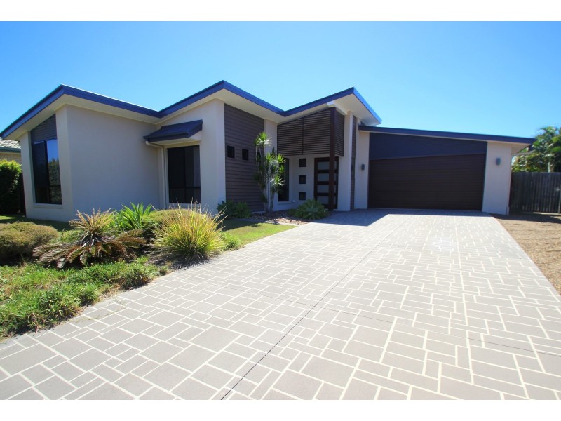 5 Seaside Circuit, Toogoom QLD 4655