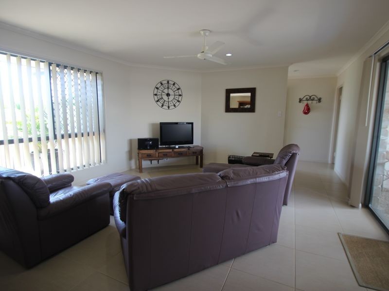 2/38 Bayswater Drive, Urraween QLD 4655