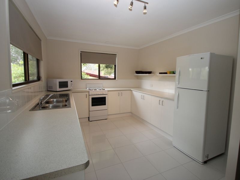 6 Diana Place, Urangan QLD 4655