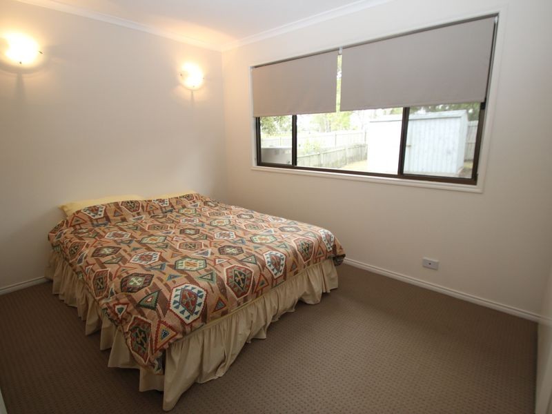 6 Diana Place, Urangan QLD 4655